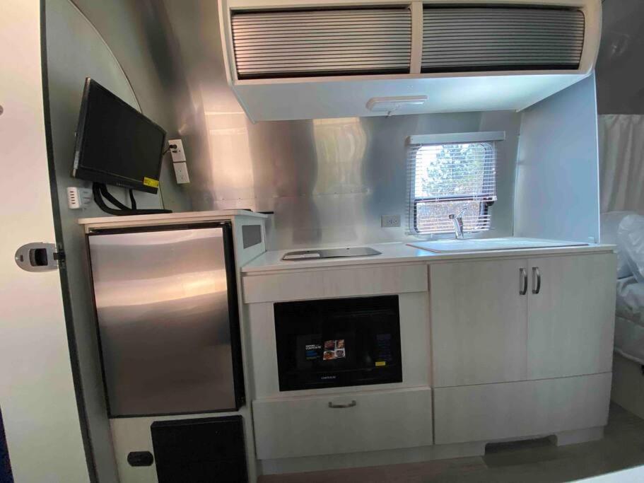Modern Airstream With Amazing View - 10 To 15 Minutes From Kings Canyon National Park Dunlap Exterior photo