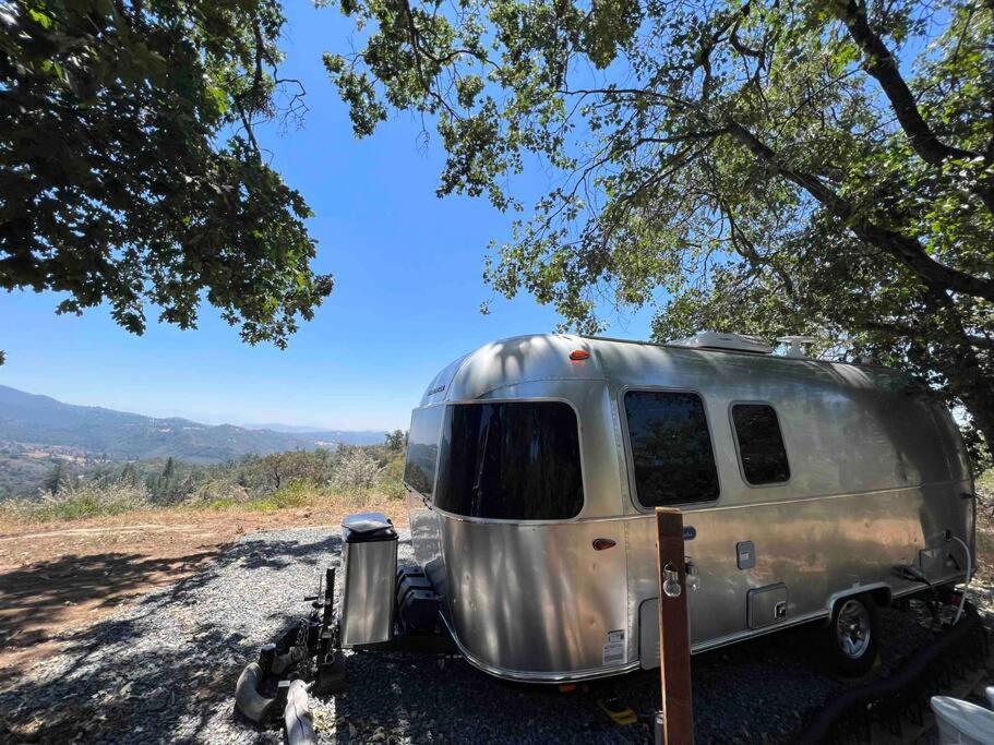Modern Airstream With Amazing View - 10 To 15 Minutes From Kings Canyon National Park Dunlap Exterior photo